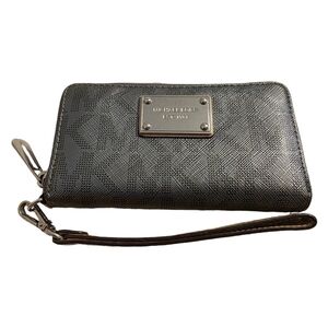 Michael Kors Jet Set Gray Zip Around Saffiano Leather Wallet Wristlet GUC